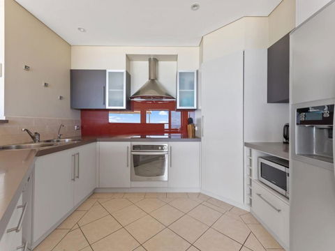 Aqua Shores Penthouse - Palm Beach Accommodation 1