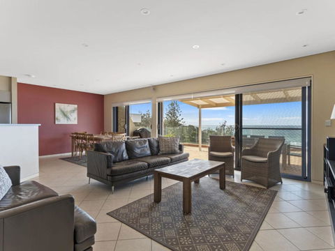 Aqua Shores Penthouse - Palm Beach Accommodation 3