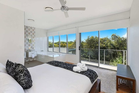 Northshor-Ultimate Beach House - Palm Beach Accommodation 6