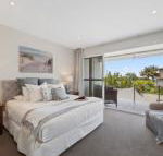 Beachfront by the CC Family friendly plunge pool steps to the beach - Palm Beach Accommodation