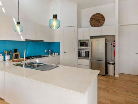 Absolutely Beach - Palm Beach Accommodation 4