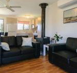 Doms Place - Palm Beach Accommodation