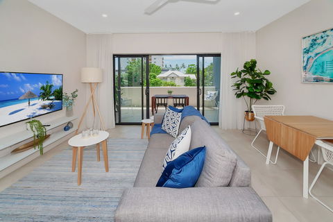 Apartment Near City On Lake 3 - Palm Beach Accommodation 5