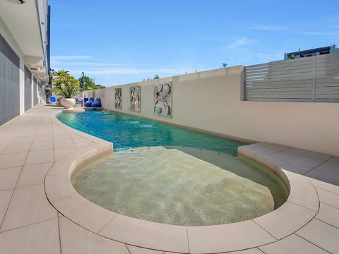Apartment Near City On Lake 3 - Palm Beach Accommodation 1