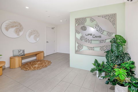 Apartment Near City On Lake 3 - Palm Beach Accommodation 0
