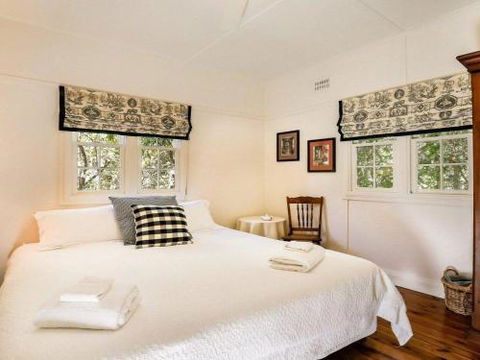 LAVENDER COTTAGE Alpine Southern Highlands 4pm Check Out Sundays - Palm Beach Accommodation 6