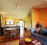 Galnyamba.Friday Creek Retreat - Palm Beach Accommodation