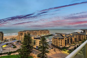 Penthouse Liberty Towers - Palm Beach Accommodation 6