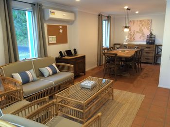 Quiet Rural Retreat With Spa - Palm Beach Accommodation 6