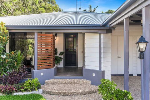 A PERFECT STAY - Solstice - Palm Beach Accommodation 0