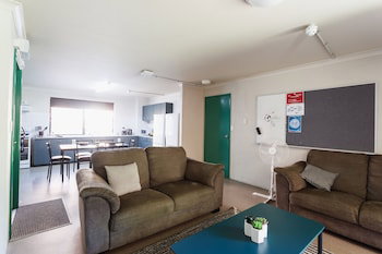 Guild House - Palm Beach Accommodation 6