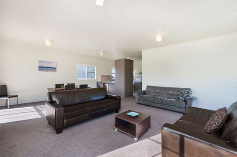 Julieanne - Palm Beach Accommodation 6