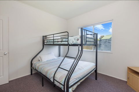 Julieanne - Palm Beach Accommodation 2