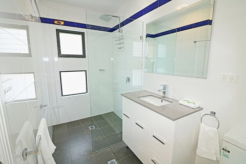 Break Point - Palm Beach Accommodation 3