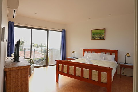 Break Point - Palm Beach Accommodation 4