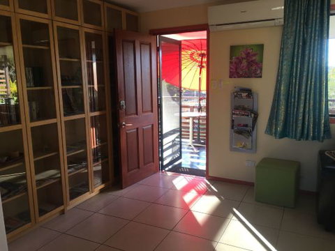 Westside Storey - Palm Beach Accommodation 4