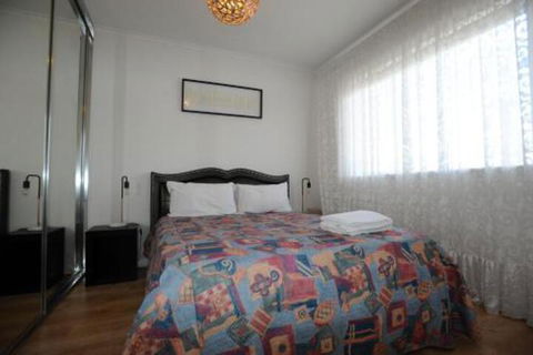 Glenelg Holiday Apartments The Broadway - Palm Beach Accommodation 3