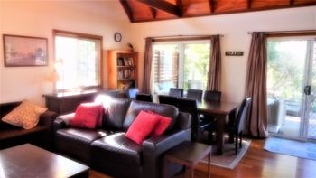 Kookaburra Cottage At Hat Head - Palm Beach Accommodation 2