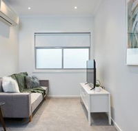 Open  Flowy 1 Bedroom Apartment in Chadstone - Palm Beach Accommodation