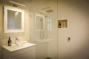 Arcadia Bed & Breakfast & Cottages - Palm Beach Accommodation 3