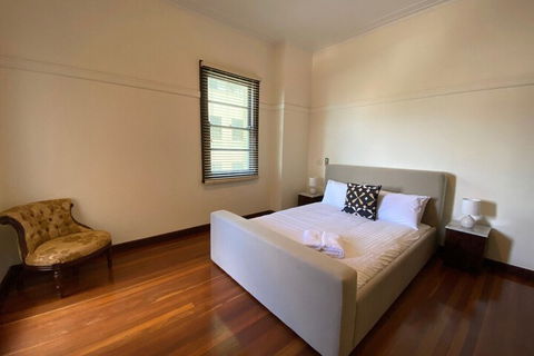 Art Deco Luxury On Elizabeth Quay - Palm Beach Accommodation 6