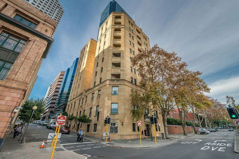 Art Deco Luxury On Elizabeth Quay - Palm Beach Accommodation 1