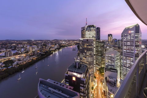 Oaks Aurora Tower - Palm Beach Accommodation 2