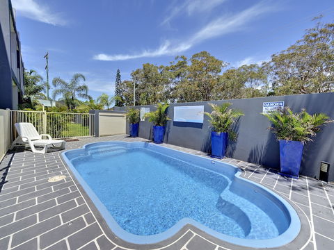 Shoal Bay Beachclub Apartments - Palm Beach Accommodation 5