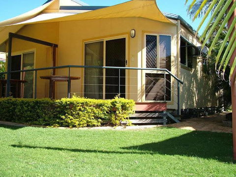 Happy Wanderer Village - Palm Beach Accommodation 4