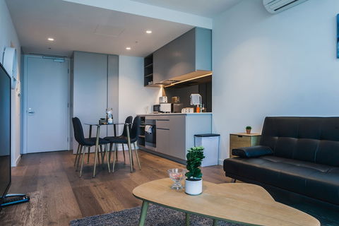 Victoria One Suites - Palm Beach Accommodation 6
