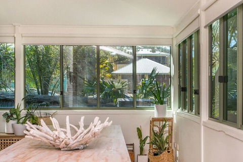 A PERFECT STAY - 3 Little Pigs - Palm Beach Accommodation 7