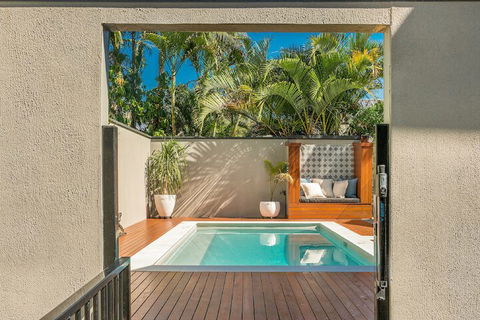 A PERFECT STAY - 3 Little Pigs - Palm Beach Accommodation 4