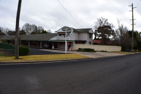 Acacia Motor Inn Armidale - Palm Beach Accommodation 1