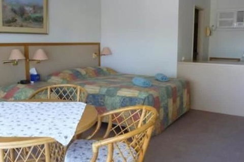 Alice Motor Inn - Palm Beach Accommodation 7
