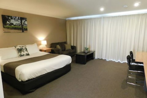 Alexander Cameron Suites - Palm Beach Accommodation 0