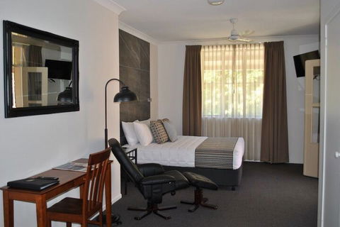 Heritage River Motor Inn - Palm Beach Accommodation 4