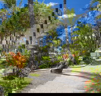 Beach Breakers Resort - Palm Beach Accommodation