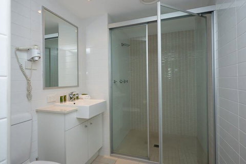 Cabarita Lake Apartments - Palm Beach Accommodation 6