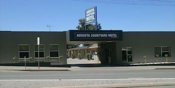 Augusta Courtyard Motel - Palm Beach Accommodation 0