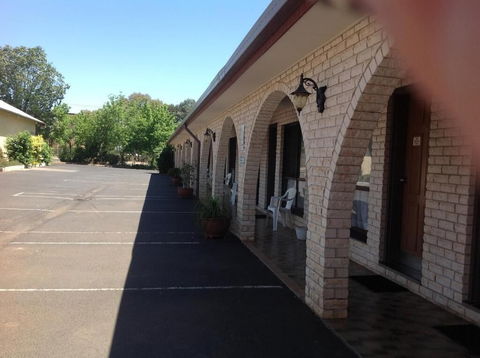 Forest Lodge Motor Inn & Restaurant - Palm Beach Accommodation 2