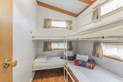 Apollo Bay Holiday Park - Palm Beach Accommodation 5