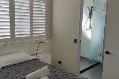 Bayviews & Harbourview Holiday Apartments - Palm Beach Accommodation 4