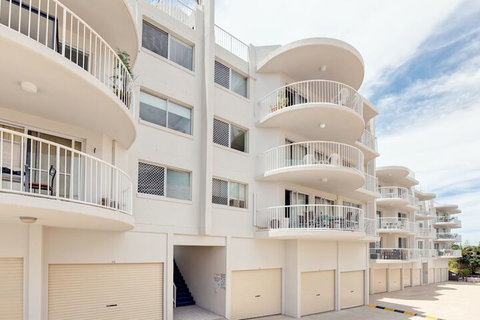 Bayviews & Harbourview Holiday Apartments - Palm Beach Accommodation 1