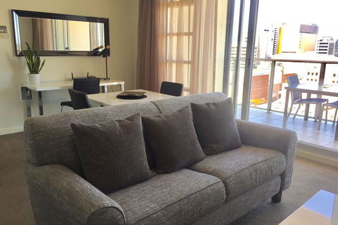 Adelaide DressCircle Apartments North Terrace - Palm Beach Accommodation 5