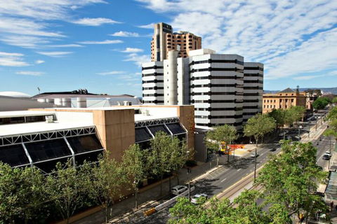 Adelaide DressCircle Apartments North Terrace - Palm Beach Accommodation 6