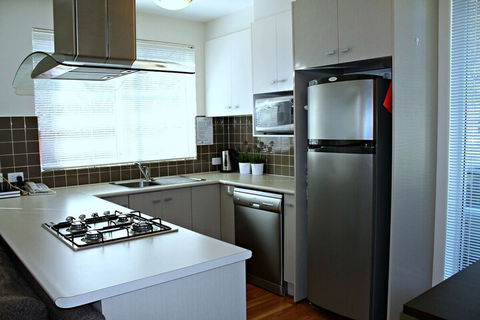 Adelaide DressCircle Apartments Childers Street - Palm Beach Accommodation 3