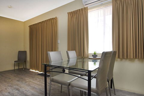Gale Street Motel And Villas - Palm Beach Accommodation 6