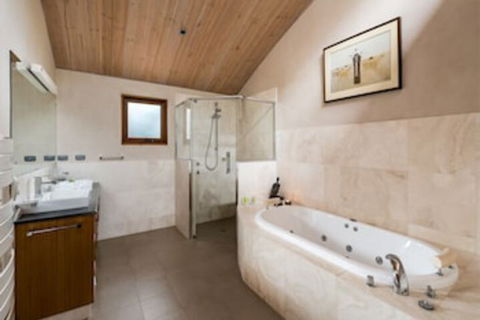 Aiyana Retreat - Palm Beach Accommodation 0