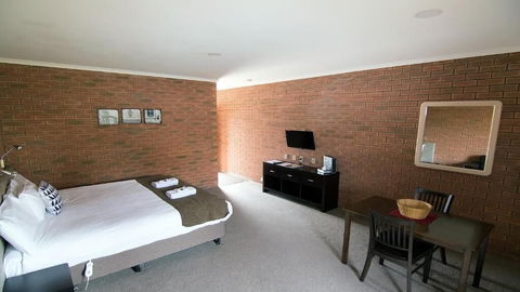 Ashleigh Court Motor Inn - Palm Beach Accommodation 6
