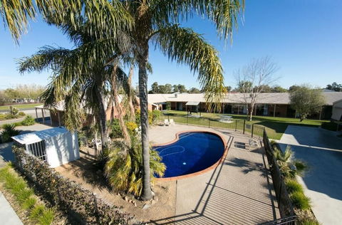 Ashleigh Court Motor Inn - Palm Beach Accommodation 2